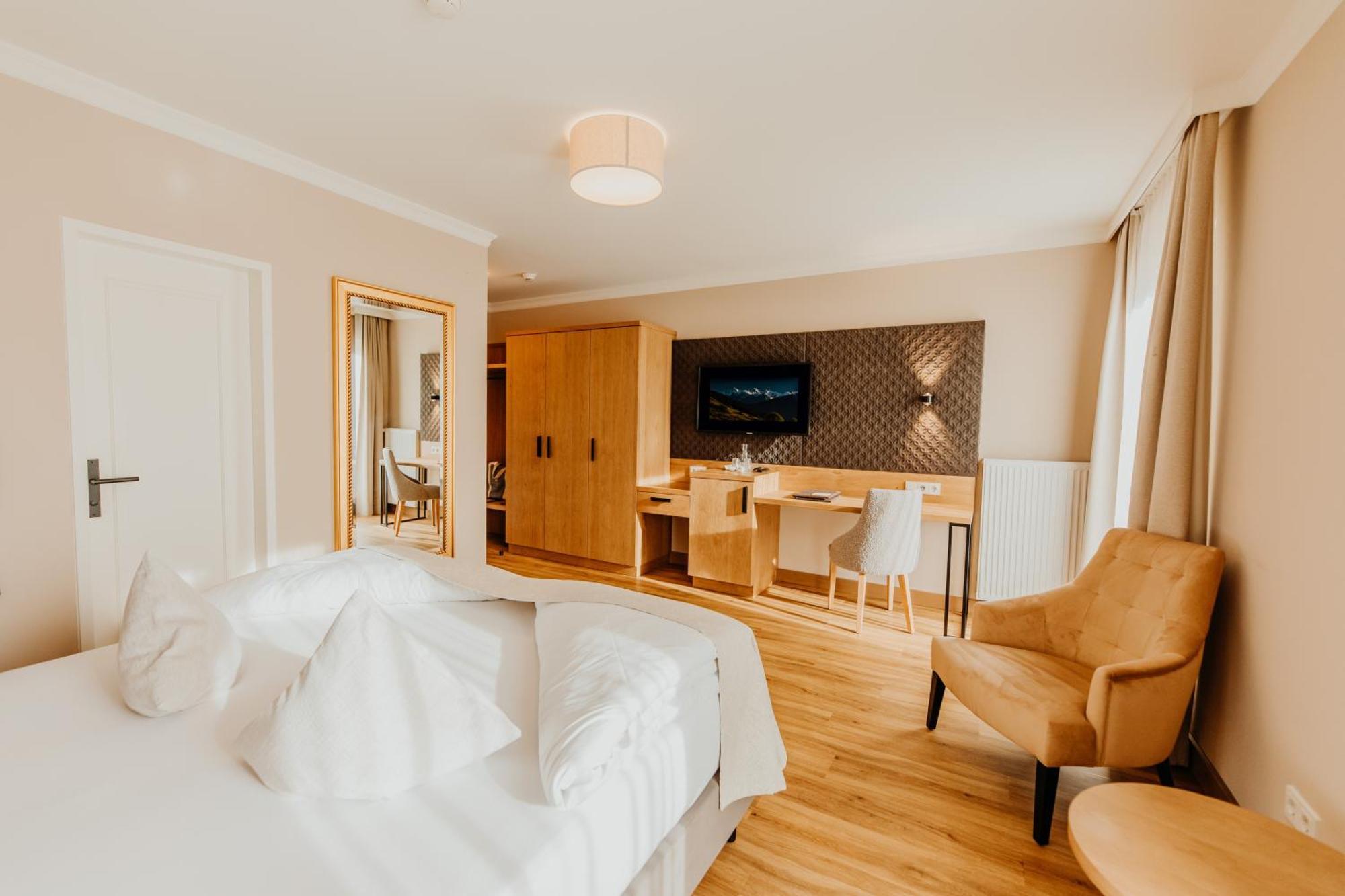 Post Seefeld - Wellnesshotel Tirol Seefeld in Tirol Room photo