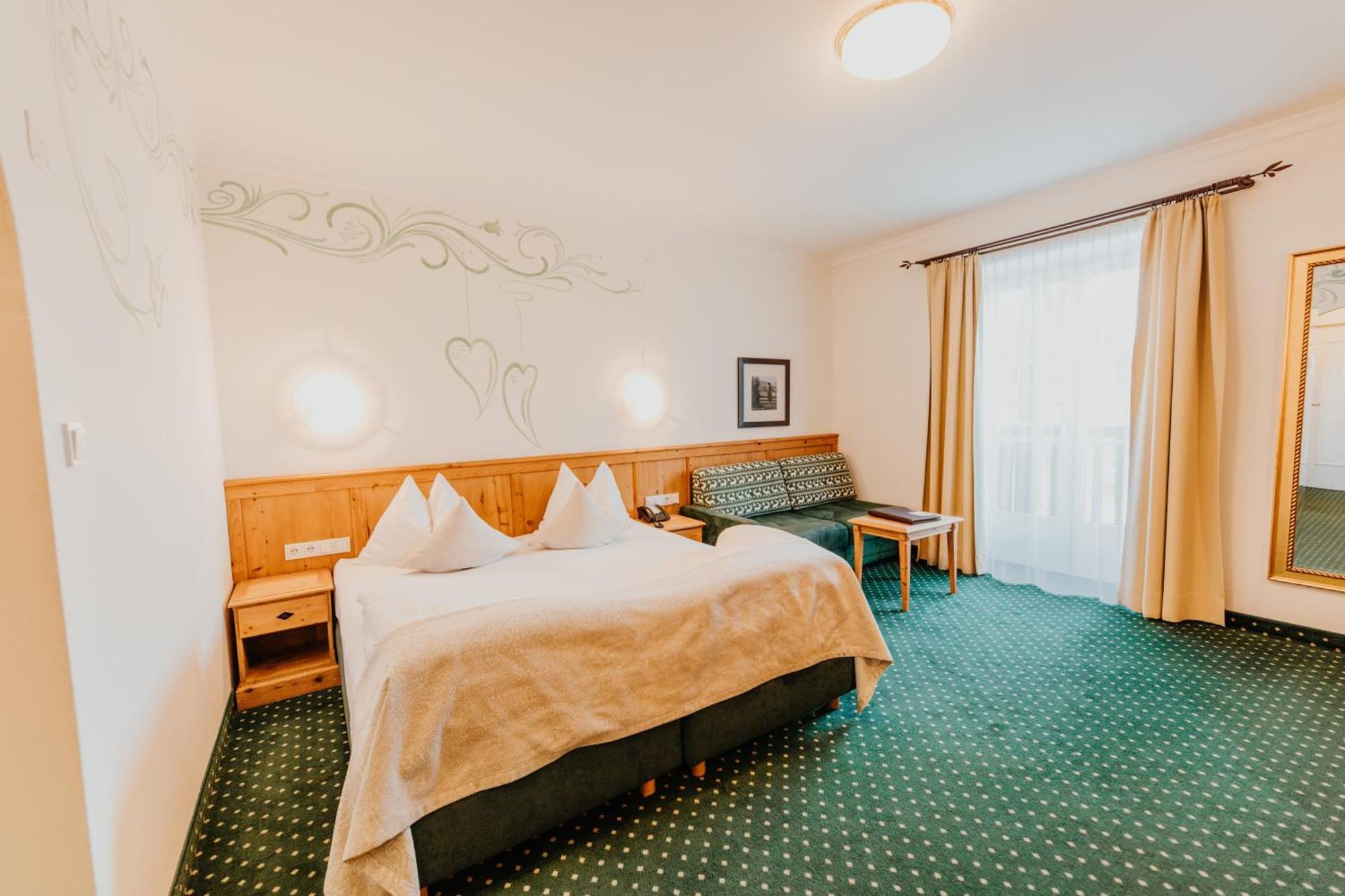 Post Seefeld - Wellnesshotel Tirol Seefeld in Tirol Room photo
