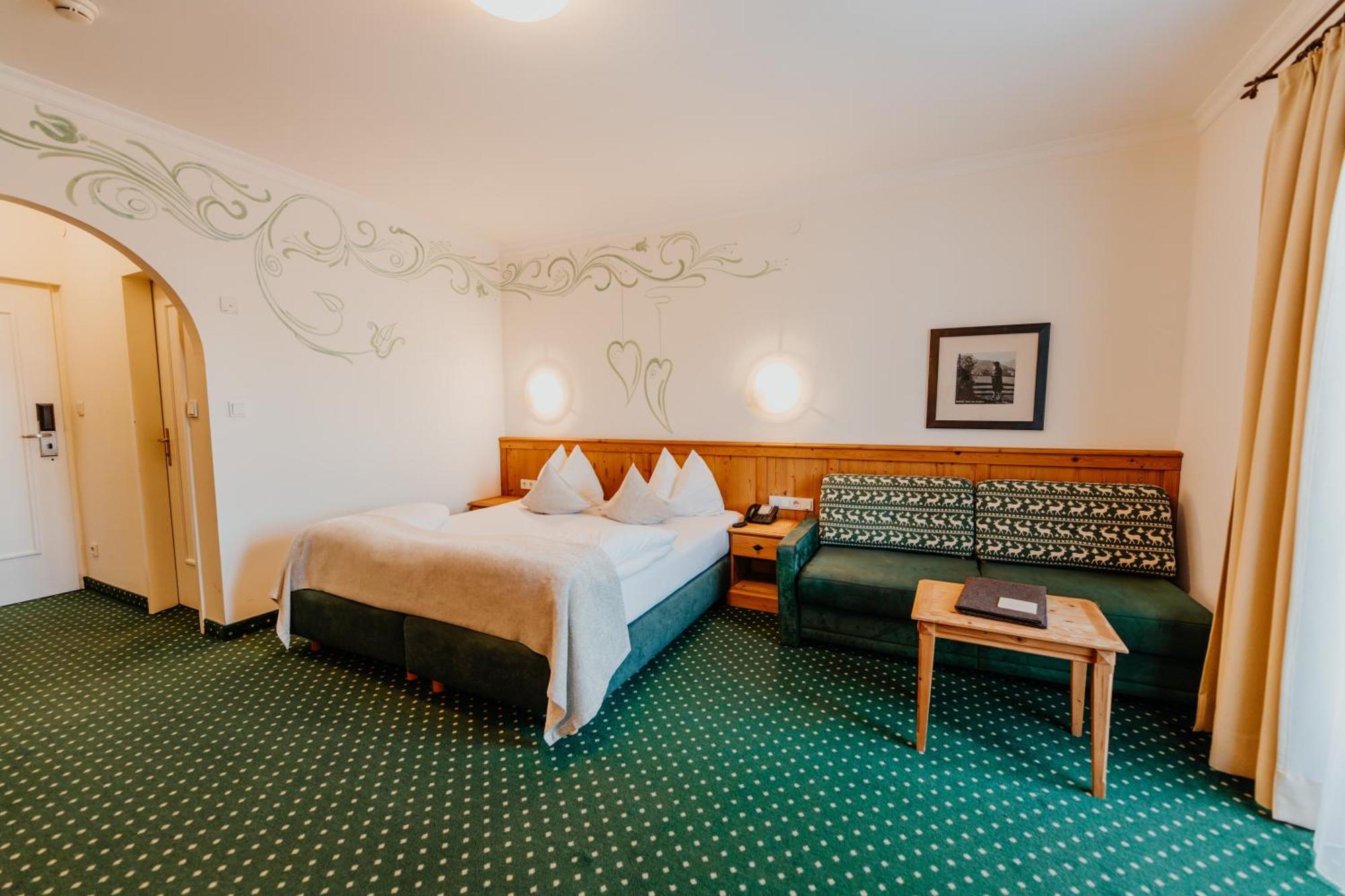 Post Seefeld - Wellnesshotel Tirol Seefeld in Tirol Room photo